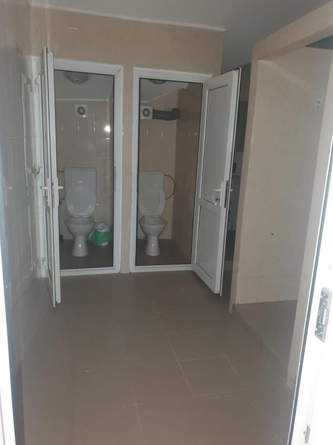 Cazare - Accommodation Букурещ Екстериор снимка