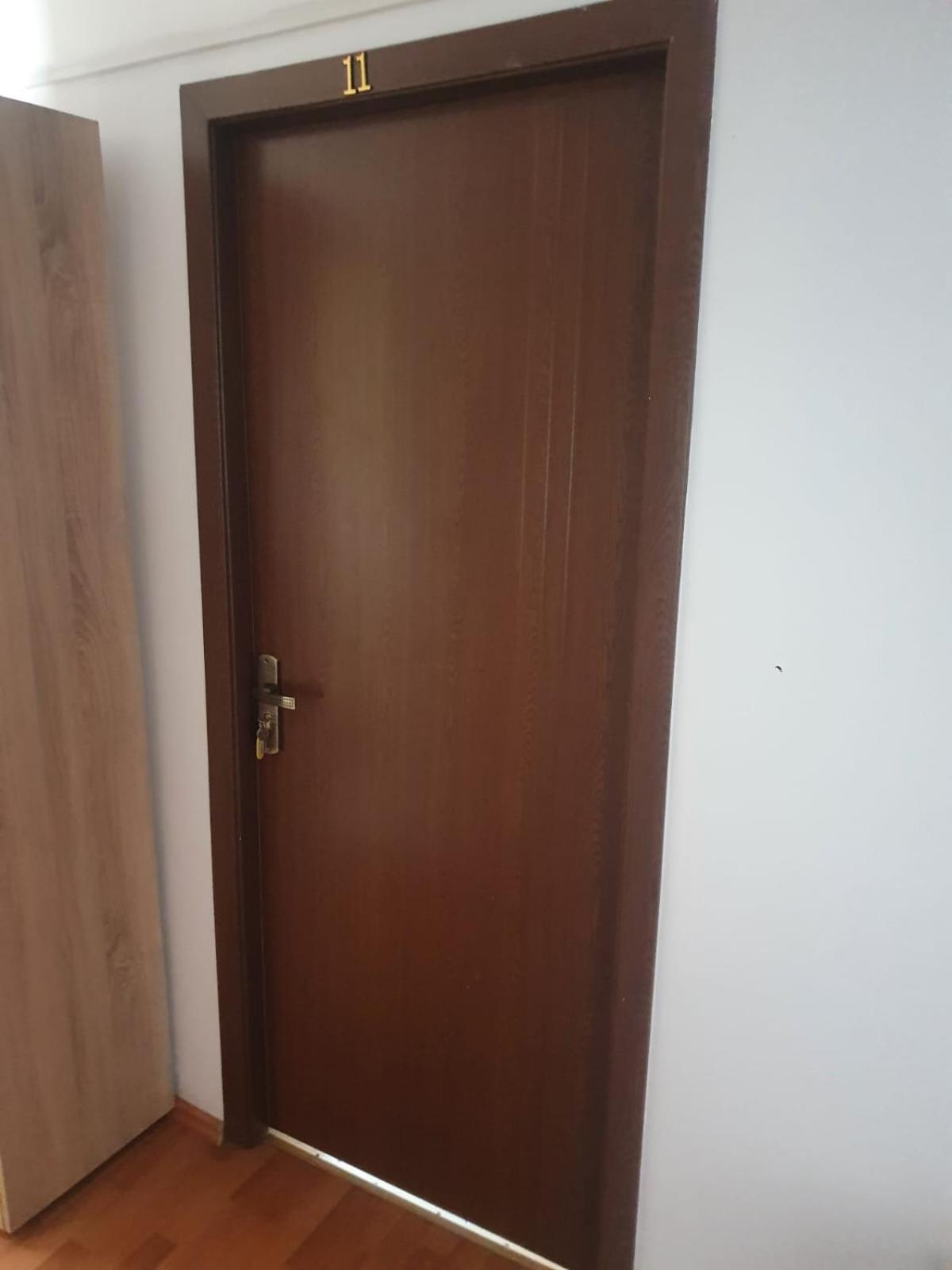 Cazare - Accommodation Букурещ Екстериор снимка