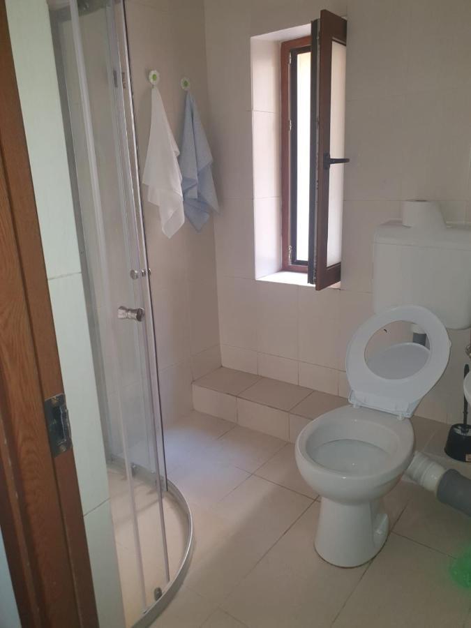 Cazare - Accommodation Букурещ Екстериор снимка