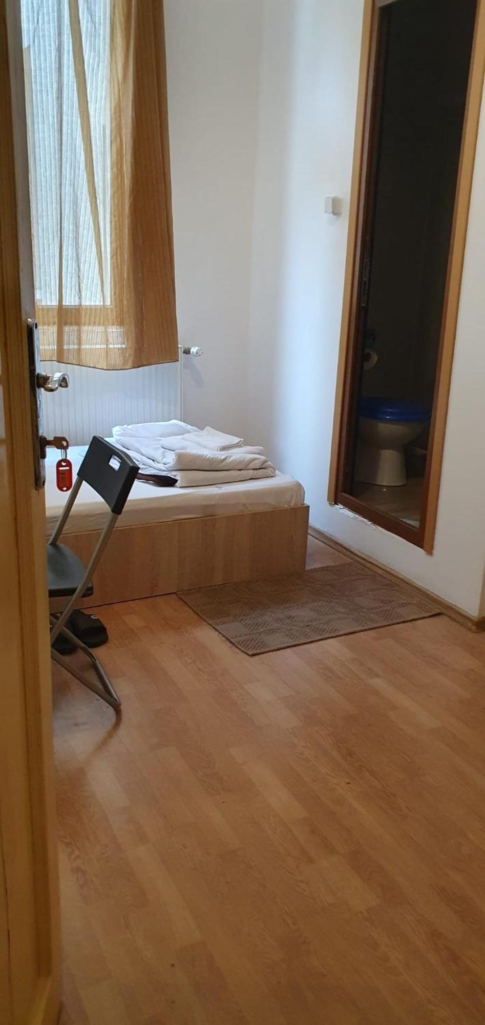 Cazare - Accommodation Букурещ Екстериор снимка